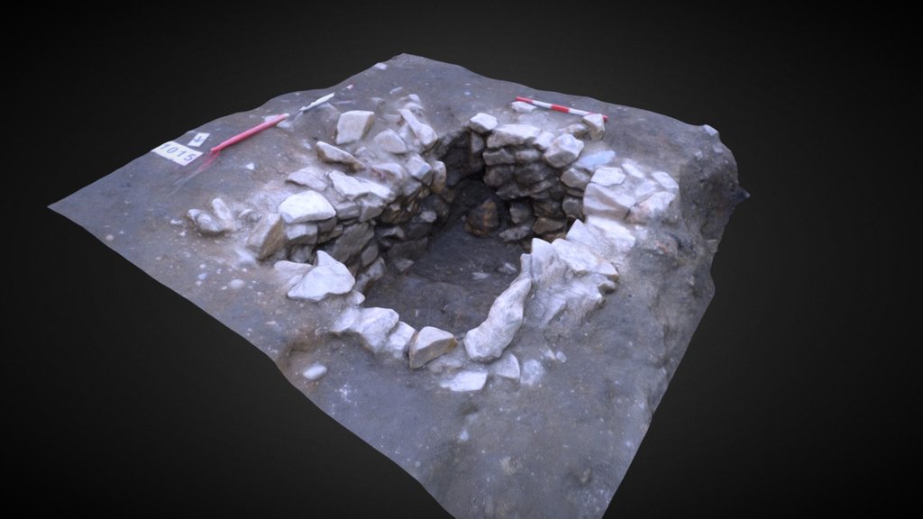Southgates – Medieval stone-lined pit